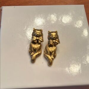 Avon vintage cat pierced 3d earrings brushed gold tone cottage core whimsical